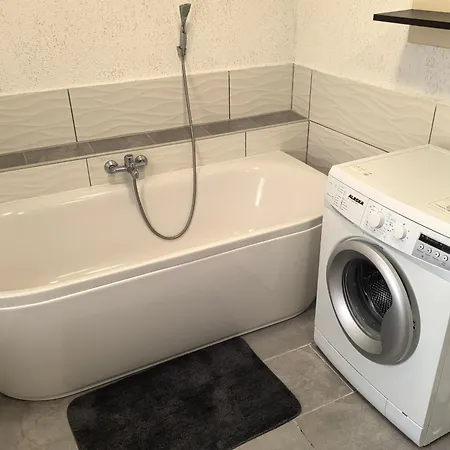 Monteur & Geschaeftsreisen Bis 3 Personen Cs11