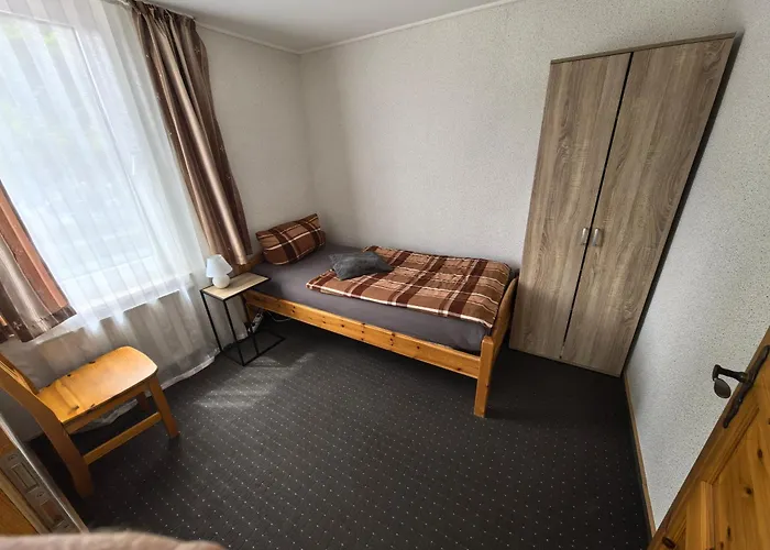 Monteur & Geschaeftsreisen Bis 3 Personen Cs11 * 策勒